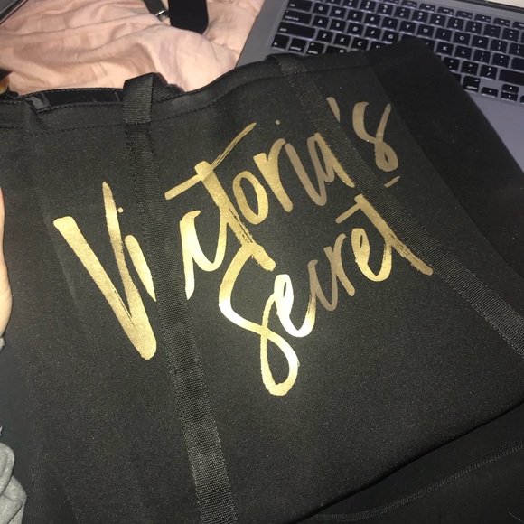 Victoria’s Secret tote with hot tools pockets - Picture 1 of 2